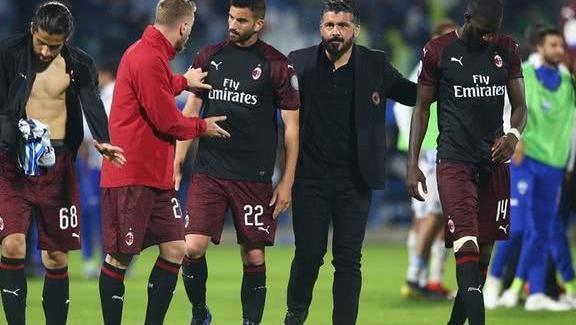 火箭与开拓者交易四名球员及选秀权，换得阿夫迪亚，以解决薪资压力和阵容调整。（火箭与开拓者达成交易：送出四将加选秀权换来阿夫迪亚，缓解薪资压力并优化阵容）