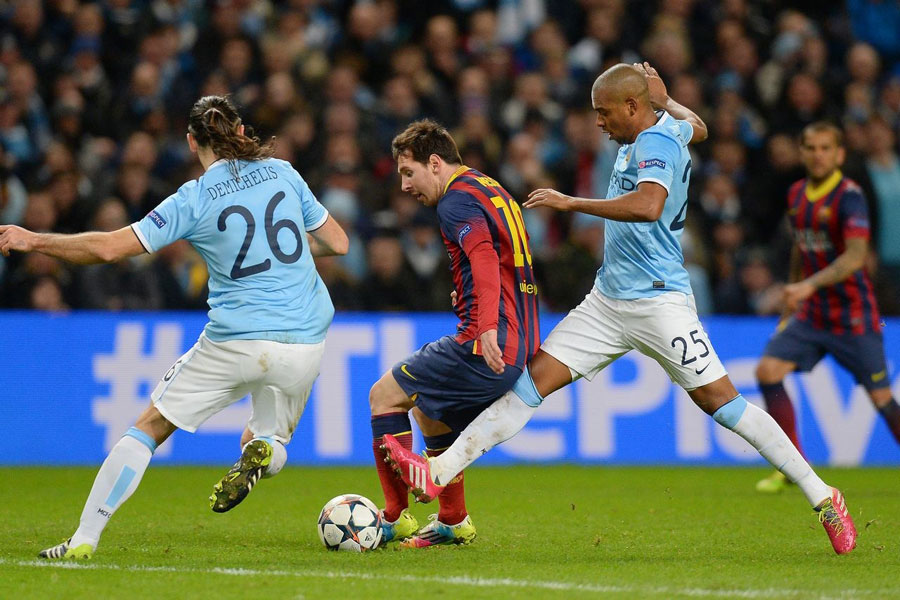 范加尔：如果阿贾克斯听我的，他们将在两三年内恢复正常（范加尔：若阿贾克斯采纳我的建议，两三年内就能重回正轨）