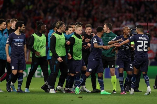 NBA球员专访：詹姆斯谈团队合作,（NBA独家专访：詹姆斯解读团队合作的力量）