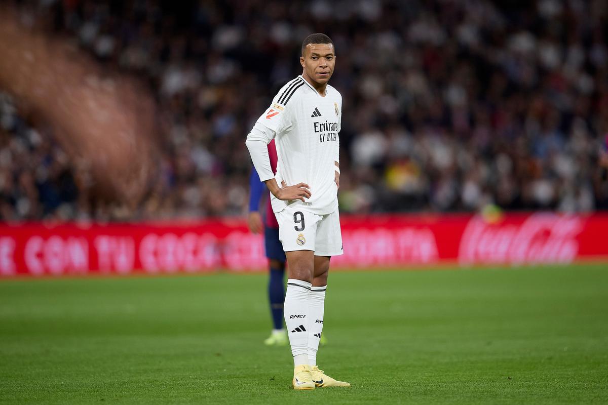 多特vs博德闪耀：法比奥-席尔瓦首发，布兰特、拜尔出战（多特迎战博德闪耀：法比奥-席尔瓦先发，布兰特与拜尔登场）