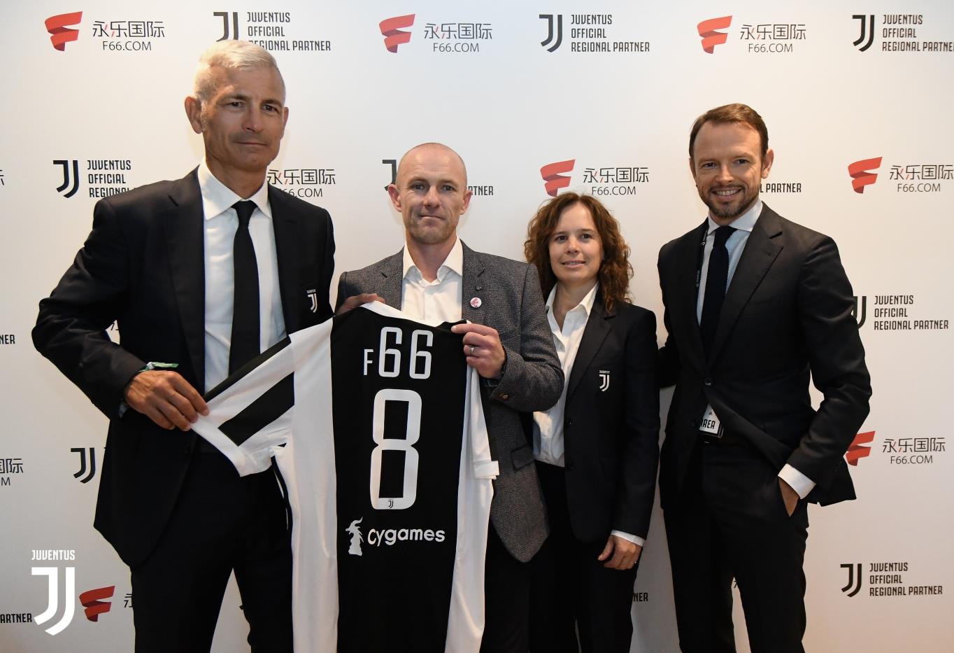 德甲官博祝贺邵佳一：期待邵佳一带领中国国家队走向更高舞台（德甲官博贺邵佳一：期待他率国足登上更高舞台）