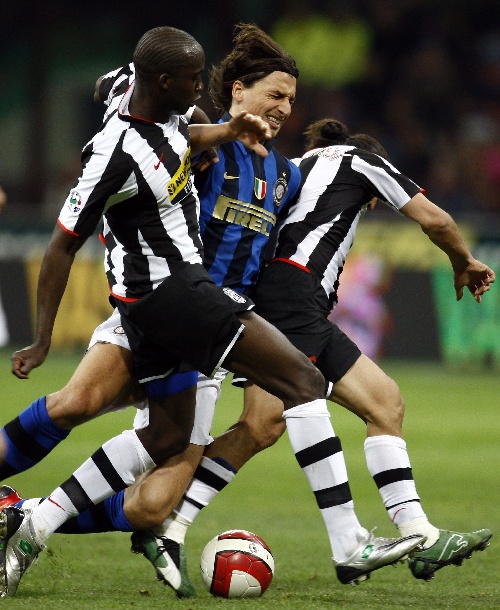 哈兰德解释进球后不庆祝原因，灵感来自阿喀琉斯电影和社媒梗图（哈兰德谈进球后不庆祝：灵感源自阿喀琉斯电影与社交媒体梗图）