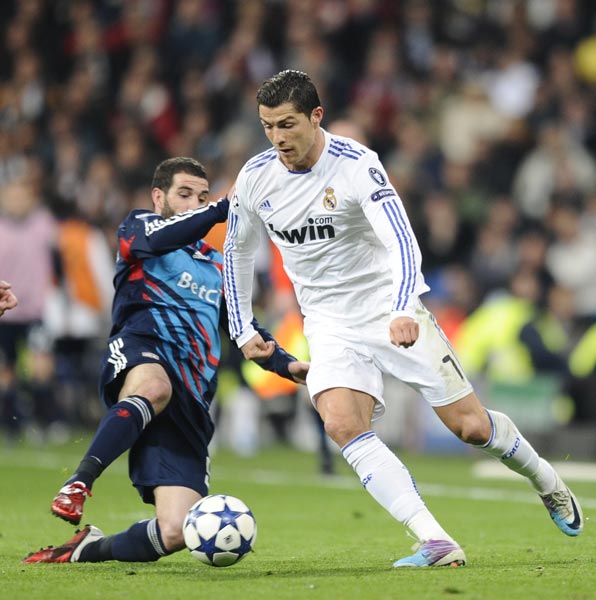 足球中超高层会议召开，讨论联赛未来（中超高层召开会议，研议联赛未来走向）