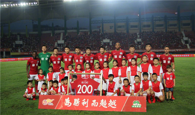 冠军体质，若日尼奥加盟弗拉门戈半赛季即夺得两项重要锦标（若日尼奥加盟弗拉门戈半季即斩获双冠，冠军气质尽显）