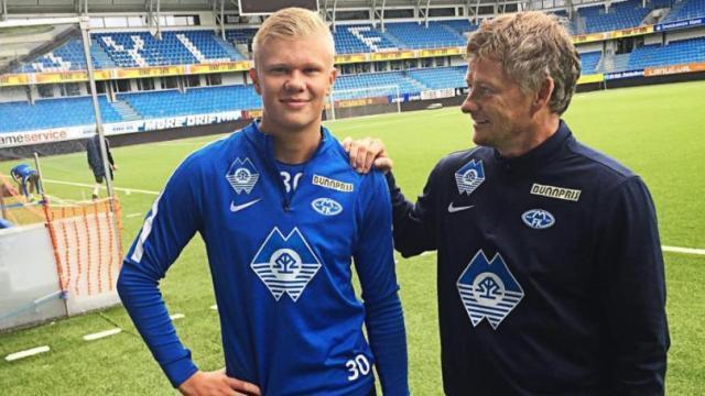 莱奥头发被拽找阿切尔比理论，后者：敢再指我就掰断你手指头（头发被拽后莱奥上前质问阿切尔比，后者警告：再指我就掰断你手指）