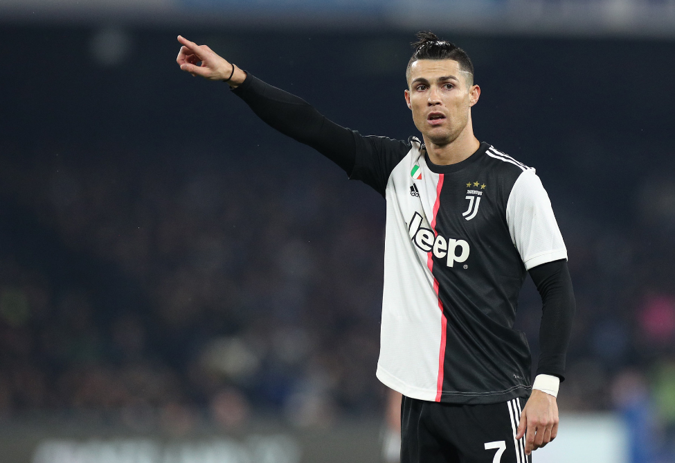 曼联最青睐的中场引援目标身价或将超过1亿英镑。（曼联看中的中场标价或将破亿英镑）