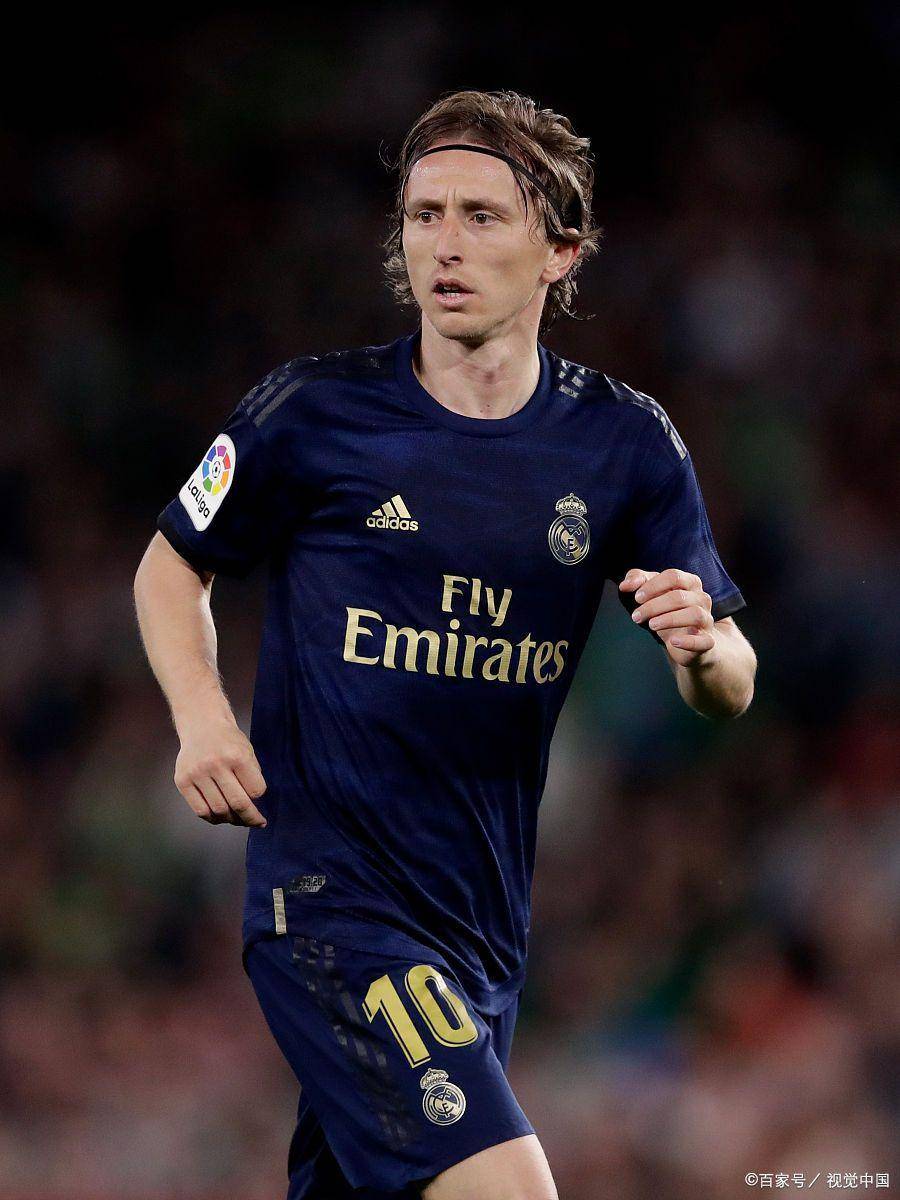 为何亲斯内德？穆帅：斯内德给了我三冠王，那是最棒的一年（穆帅谈为何偏爱斯内德：三冠功臣成就我最辉煌一年）